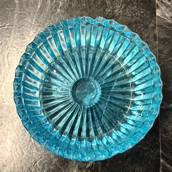 Blue Glass Swan Trinket Dish - Picture 10 of 16